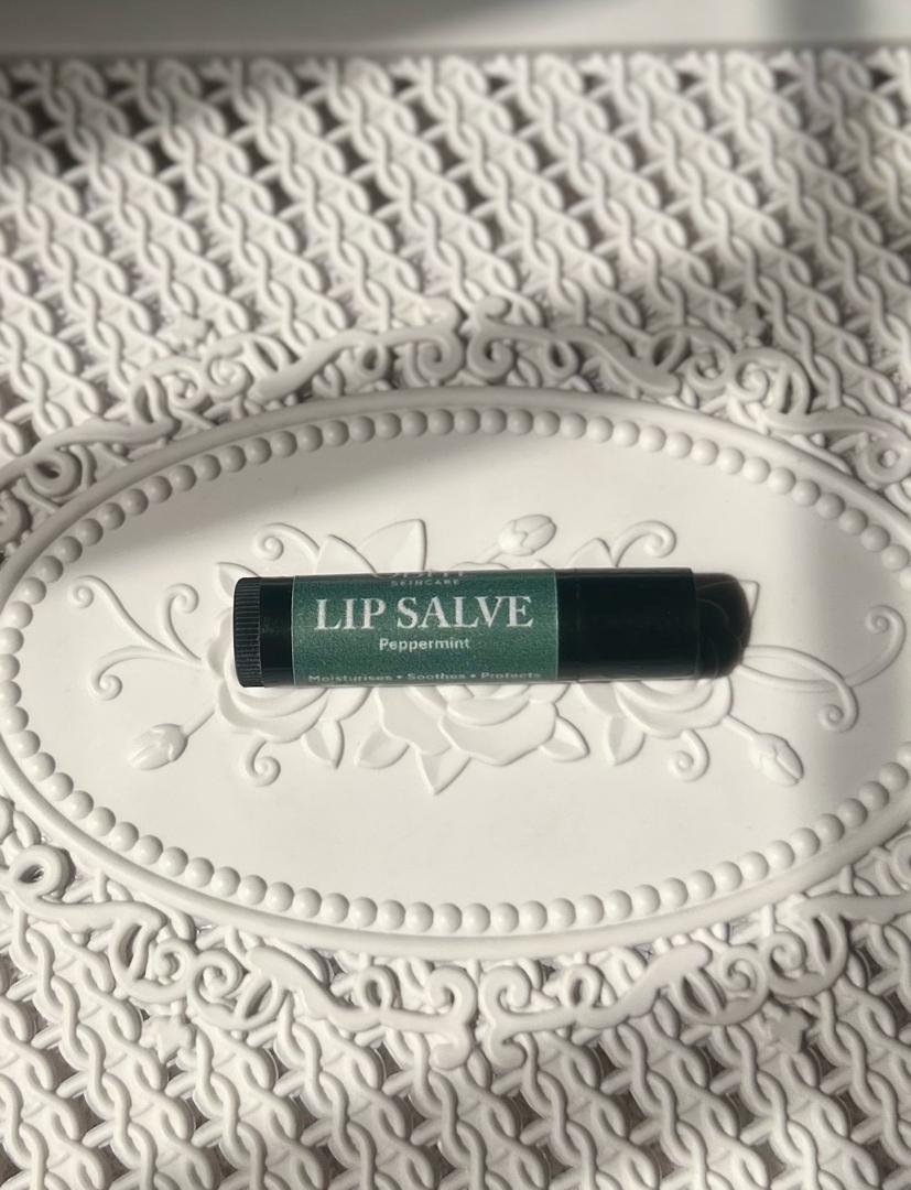 ÓBÍYÉ Lip Salve Peppermint label close-up